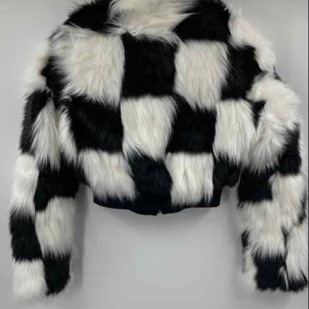 Azalea Wang Black and White checkerboard Formula Faux Fur Jacket. Size s - Picture 5 of 9